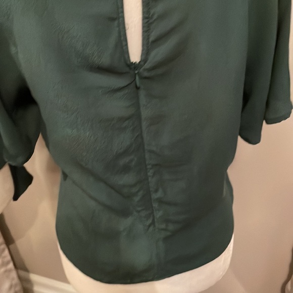 ☘️Tie Front Top - Picture 7 of 9